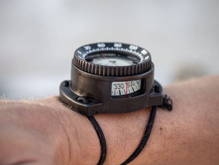 Compass Rental Bonaire | Underwater Navigation | Wanderlust Dive Center